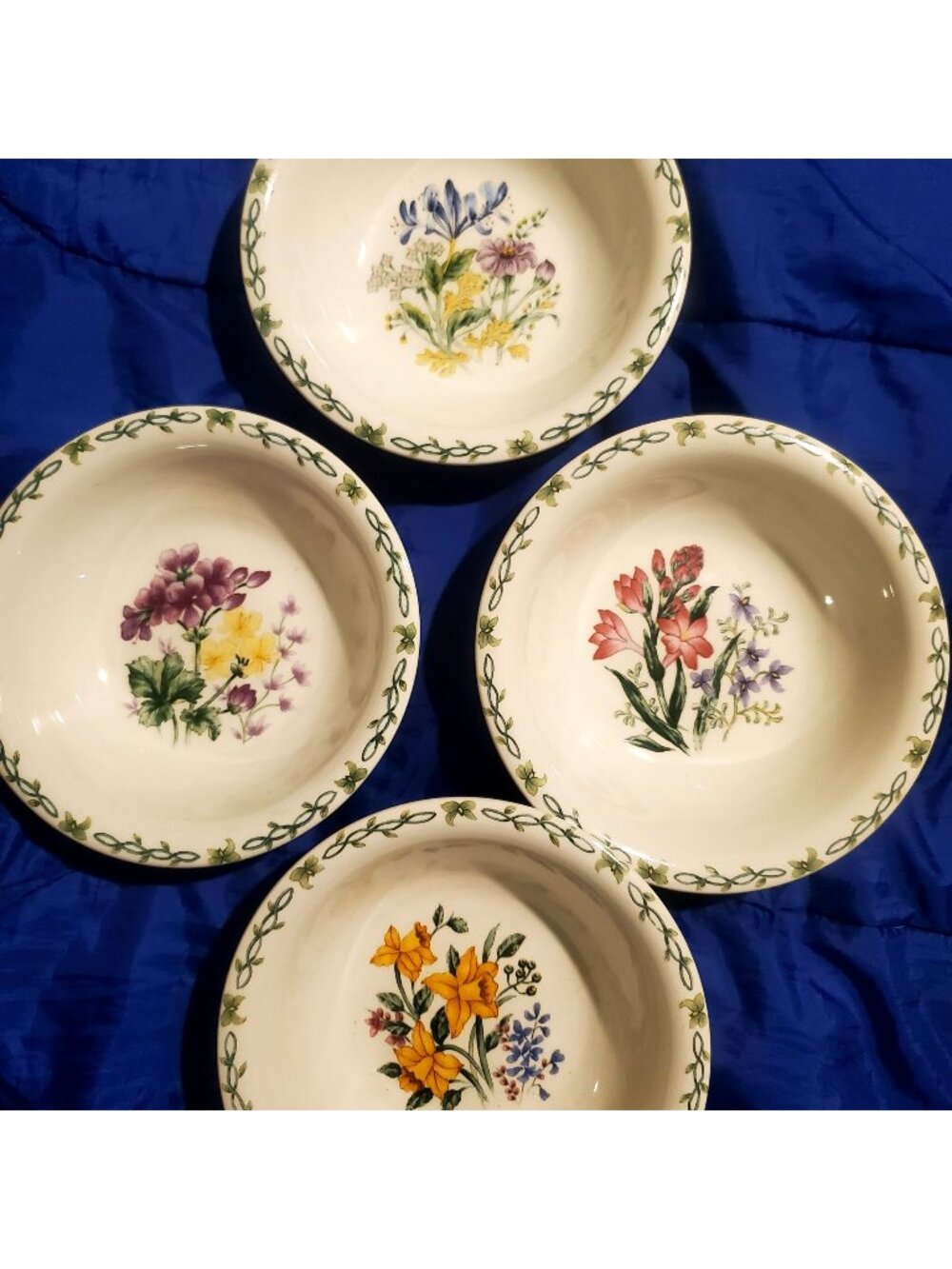 4 VTG EUC Thompson Pottery "Floral Garden" WHITE 7x2" Bowls French Country